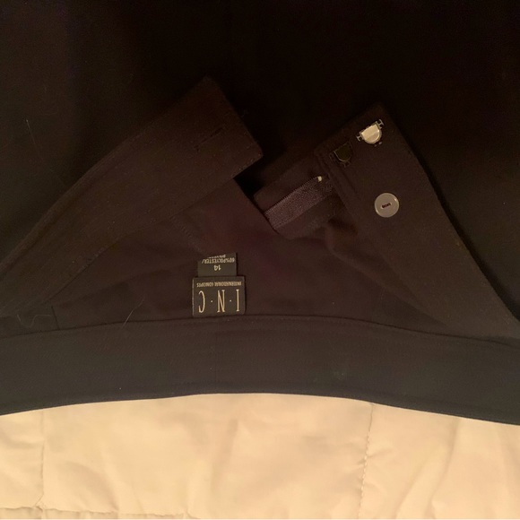 Black golf skirt INC size 14 double clip clasps at waist 2 side pockets A-line - Picture 2 of 3
